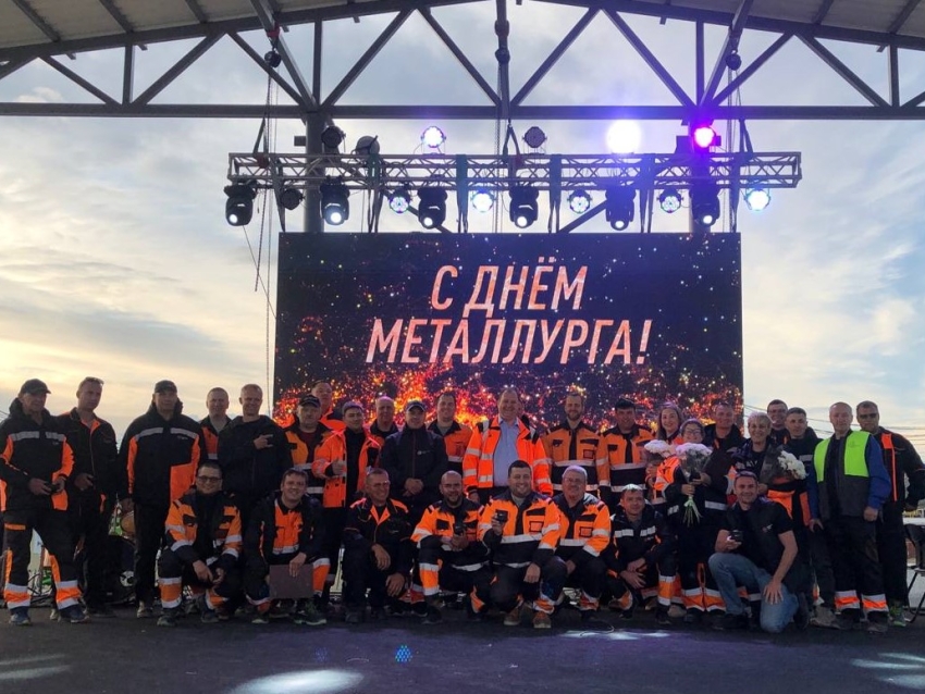 В Каларском округе в День металлурга отметили наградами отличившихся работников «Удоканской меди»